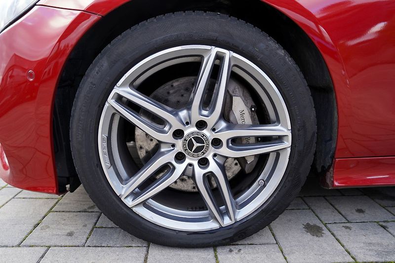 Mercedes-Benz Třídy E E 400 AMG 4Matic+,Burmester - fotka 17 z 43