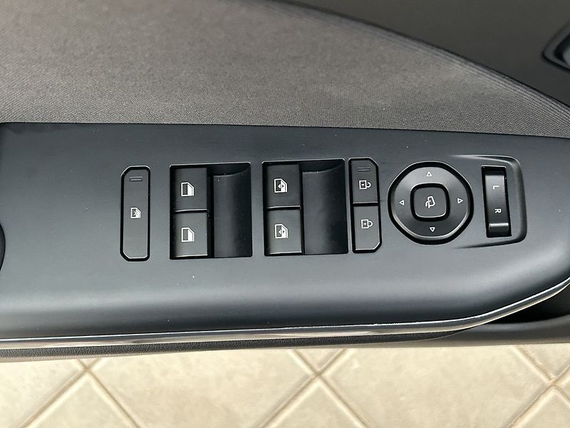 Kia K4 1.6 T-GDi EXCLUSIVE 110 KW (20 - fotka 15 z 31