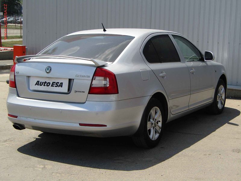 Škoda Octavia (2010) 1.2 TSi, ČR, AC, tempo - fotka 4 z 15