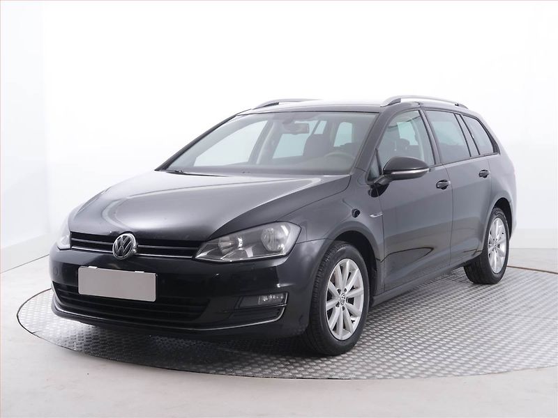 Volkswagen Golf (2015) Comfortline 2.0 TDI - fotka 2 z 21