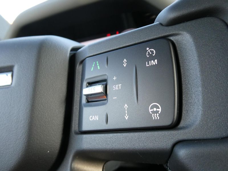 Land Rover Defender (2026) 110 3,0 X-Dynamic SE D200 - fotka 20 z 37
