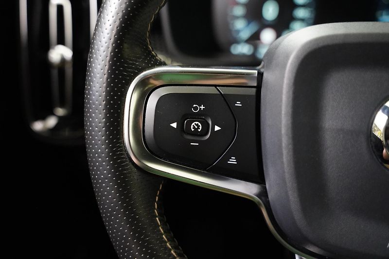 Volvo XC40 - fotka 15 z 27