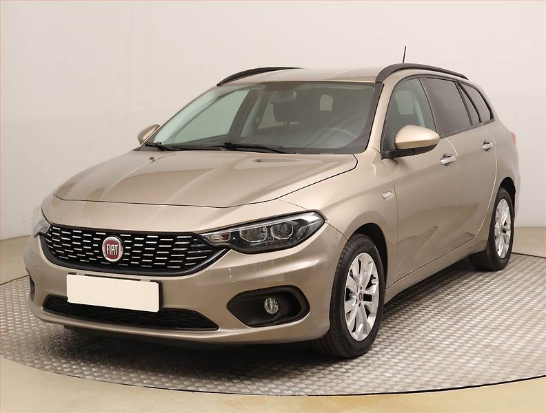 Fiat Tipo (2018) 1.4 T-Jet, ČR,1.maj - fotka 2 z 18