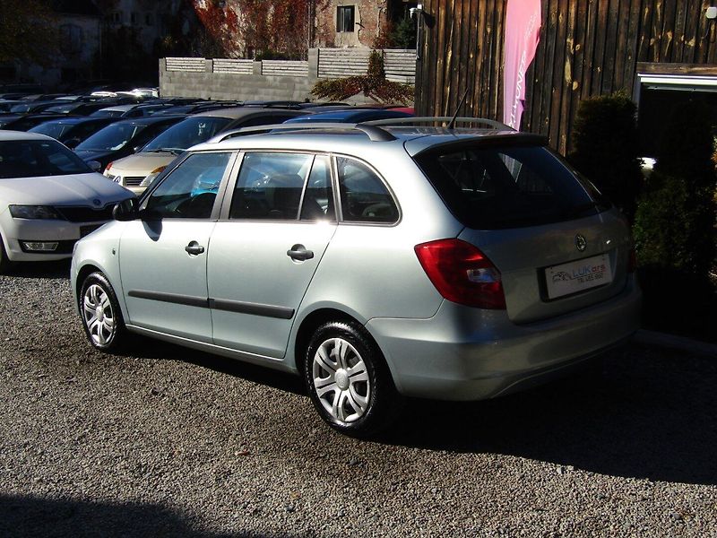 Škoda Fabia (2012) 1.2 12v 44kW ZIMNÍ PNEU - fotka 5 z 34