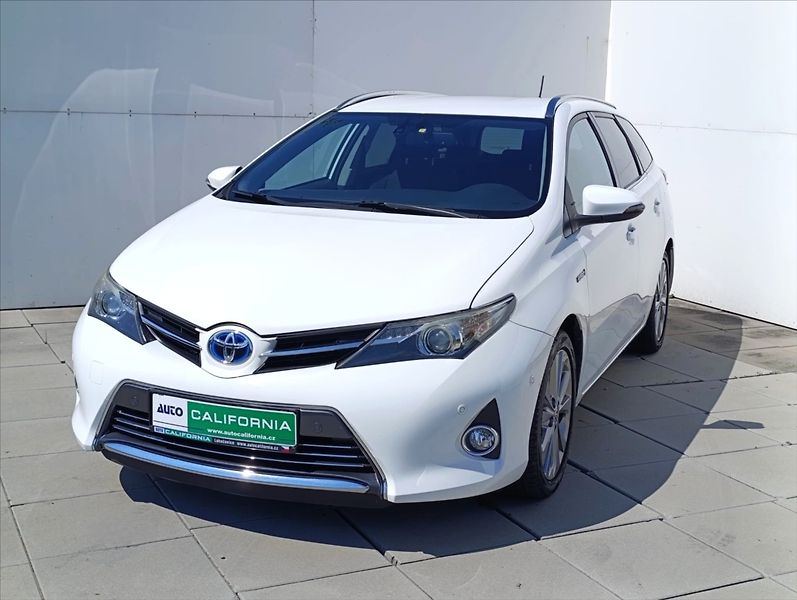 Toyota Auris 1,8 i HYBRID AT KAMERA NAVI - fotka 2 z 39