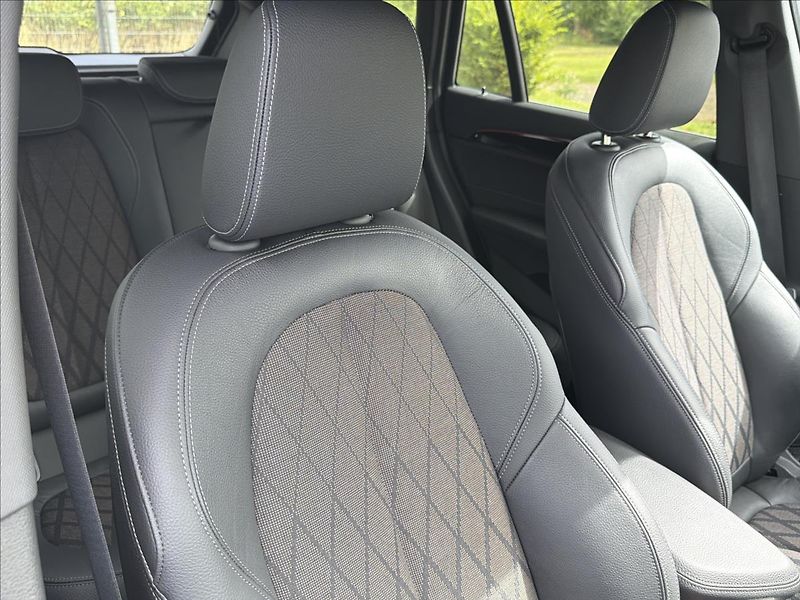BMW X1 2,0 d 140 Kw xDrive ČR DPH - fotka 36 z 38
