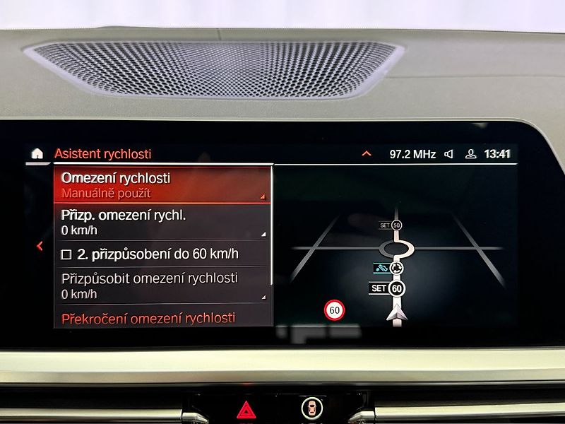 BMW Řada 3 320d xDrive AT LUXURY LINE, PA - fotka 16 z 29