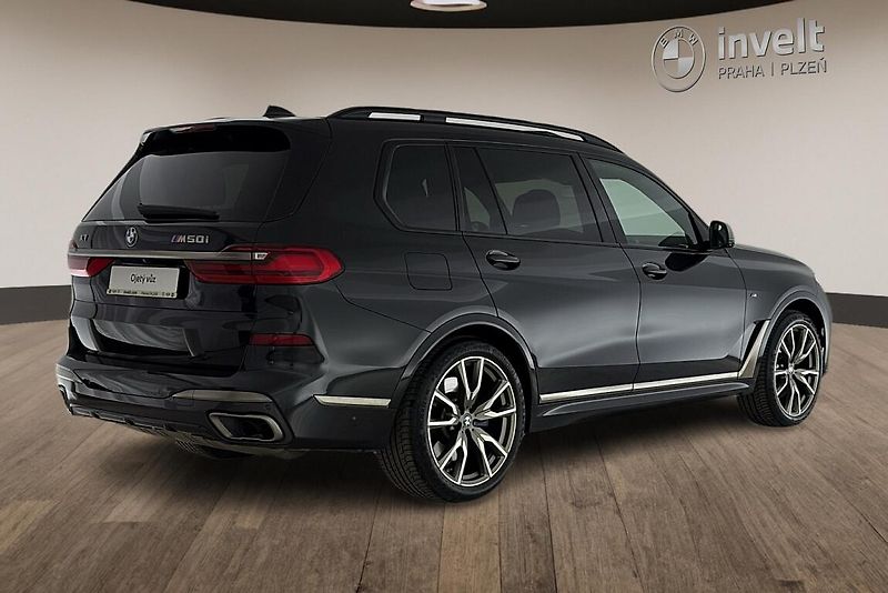 BMW X7 M50i - fotka 3 z 31