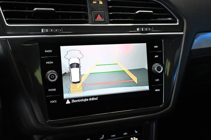 Volkswagen Tiguan Allspace (2023) 2.0 DSG LED 7Míst ACC Virtual - fotka 18 z 32