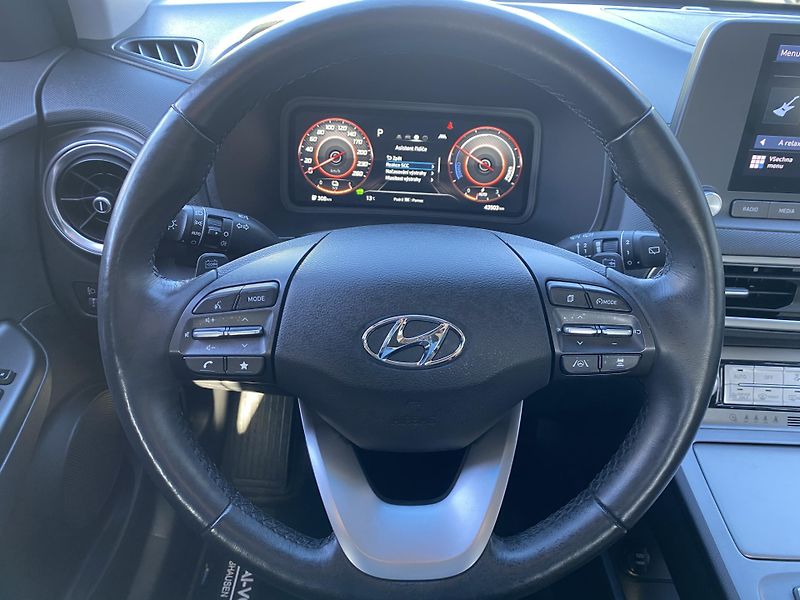 Hyundai Kona EV 100KW - 1xMAJ - DPH - TOP - fotka 21 z 50