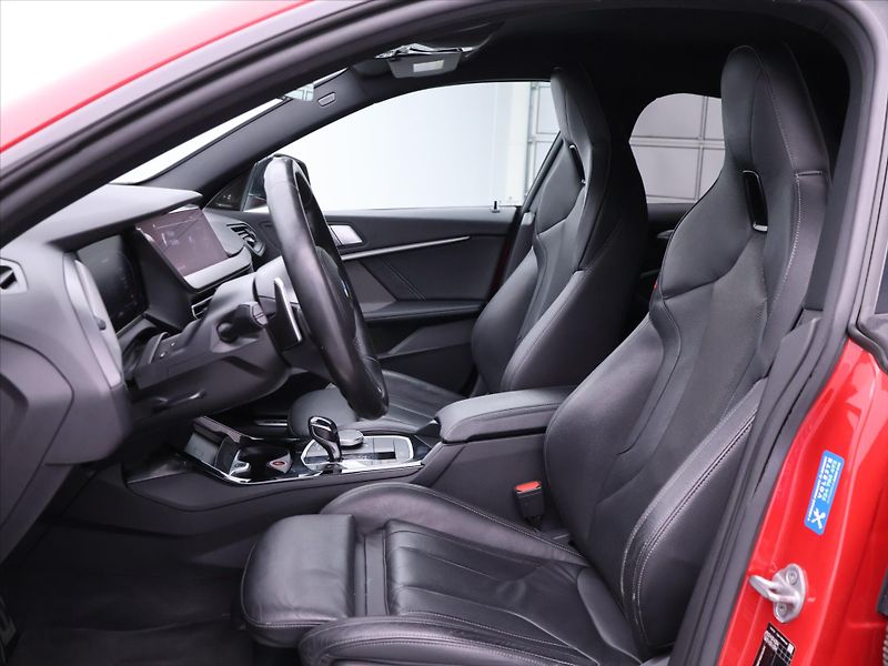BMW Řada 2 2,0 M235i 225kW CZ xDrive - fotka 11 z 40
