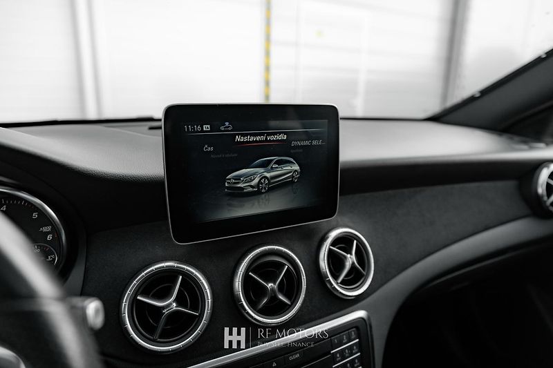 Mercedes-Benz CLA (2018) 220d SB 4Matic AMG - fotka 35 z 49