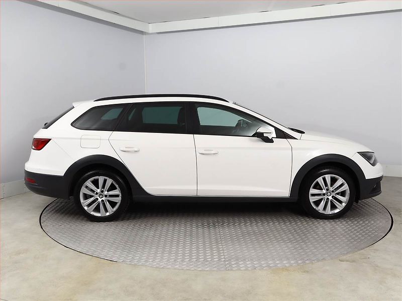 Seat Leon (2015) X-Perience 2.0 TDI, 4X4 - fotka 6 z 17