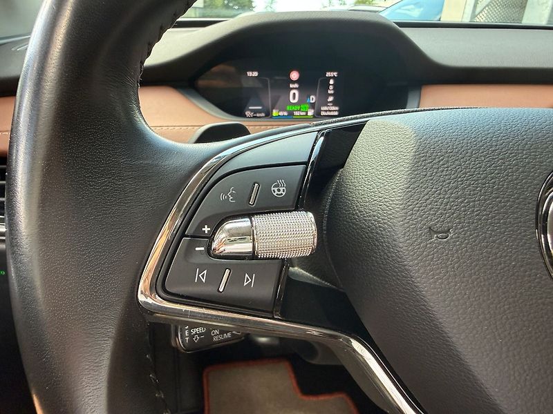 Škoda Enyaq 80 iV Kamera, 150 kW REZERVACE - fotka 26 z 36