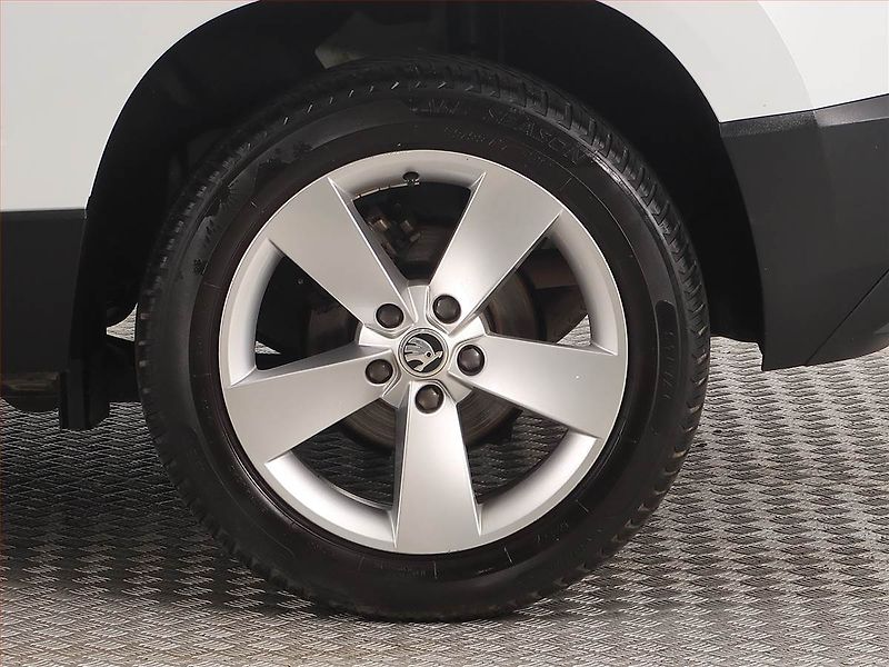 Škoda Karoq (2019) Style 1.0 TSI, Navi, Tempomat - fotka 14 z 17