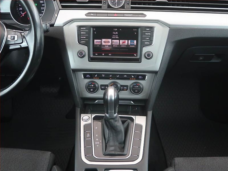 Volkswagen Passat (2015) Comfortline 2.0 TDI, Automat - fotka 12 z 14