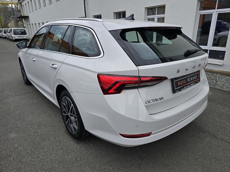 Škoda Octavia 110kW DSG STYLE + NAVI - fotka 5 z 41