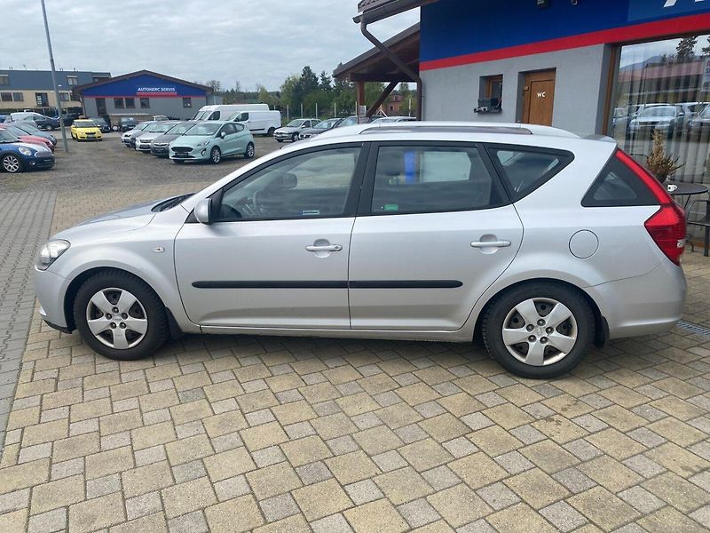Kia Ceed (2010) 1.4  ČR - fotka 6 z 16