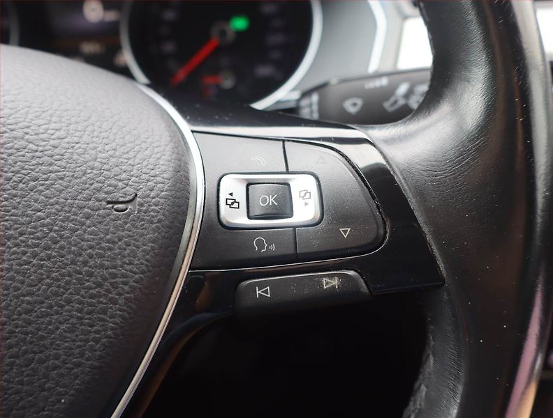 Volkswagen Passat (2015) 1.8 TSI, Automat, Serv.kniha - fotka 20 z 24