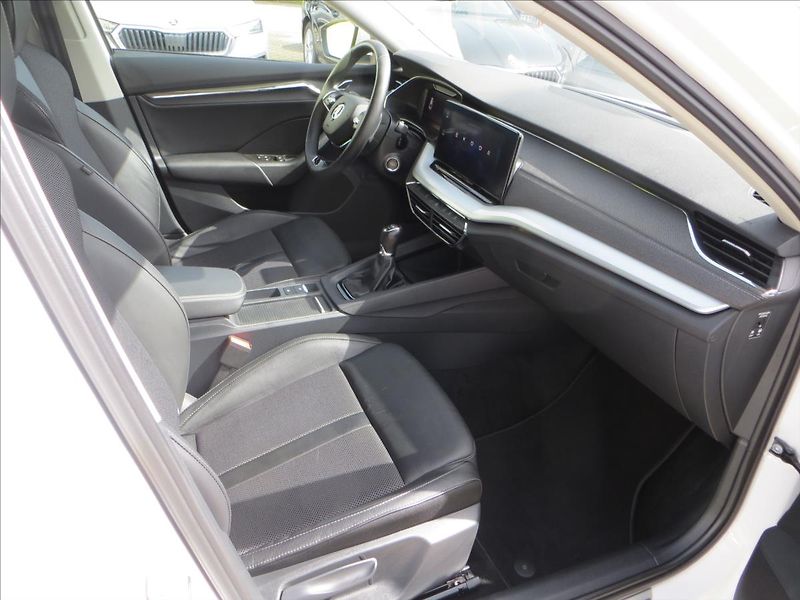 Škoda Octavia 2,0 TDI Style ČR Kamera Výhřev - fotka 12 z 29