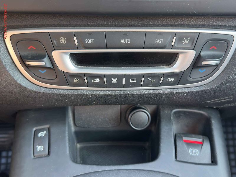 Renault Scénic (2013) 1.5 dCi, navi, autoAC - fotka 14 z 20