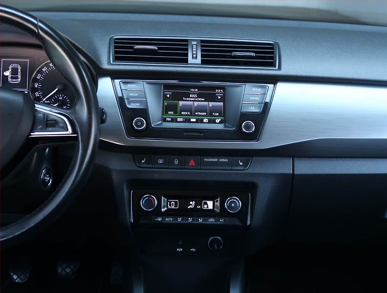Škoda Fabia (2016) Style 1.2 TSI, Serv.kniha - fotka 12 z 15