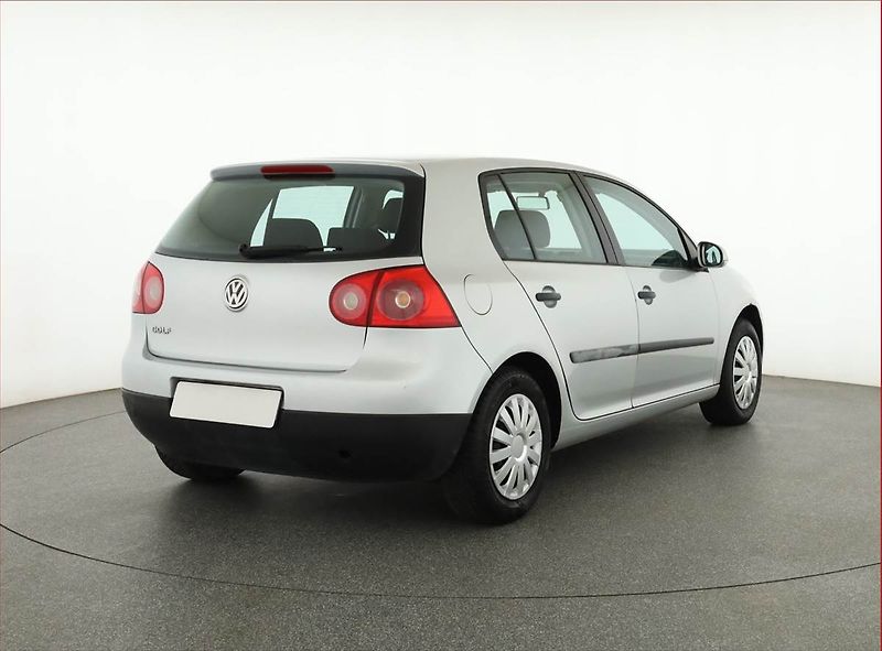 Volkswagen Golf (2005) Comfortline 1.4 16V, nová STK - fotka 5 z 10