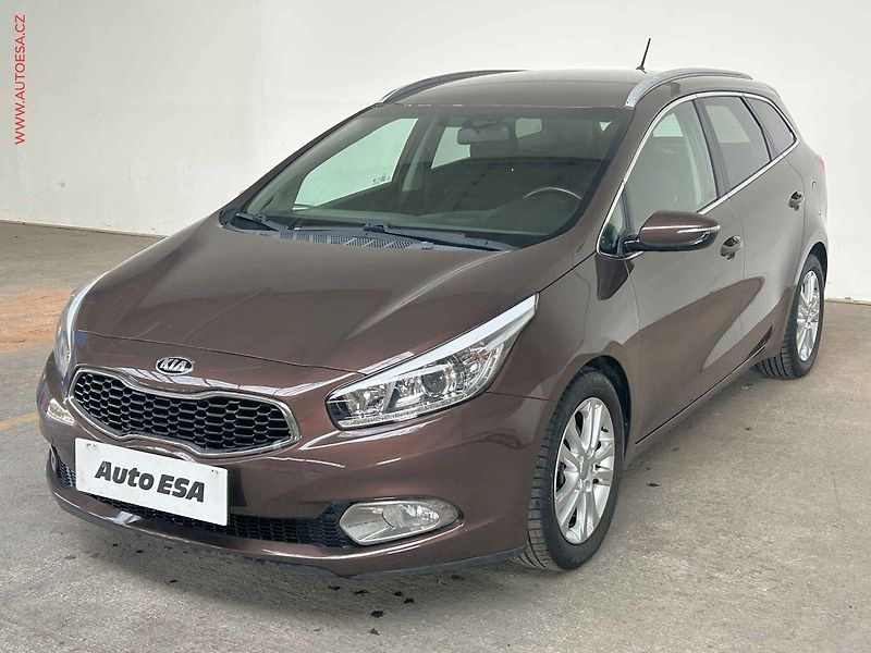 Kia Ceed (2013) 1.6GDi 99 kW, ČR, AAC, tempo - fotka 3 z 16