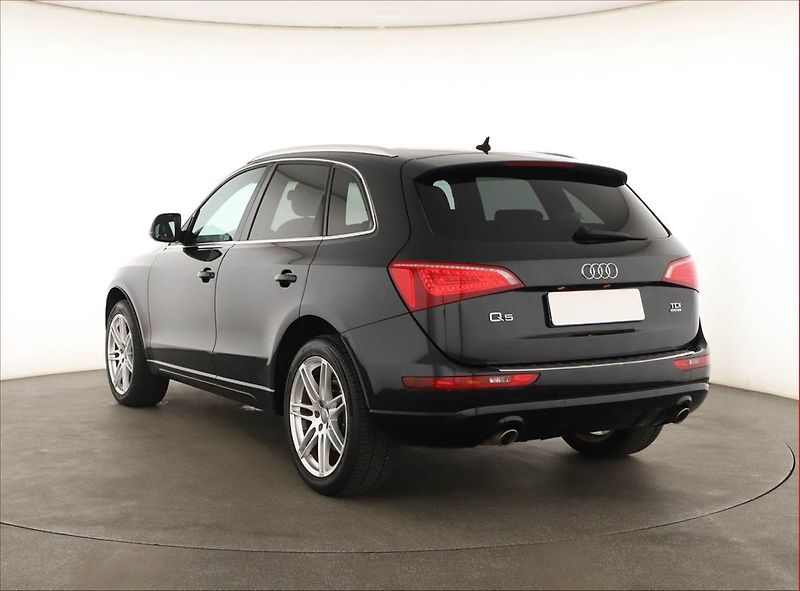 Audi Q5 (2011) 3.0 TDI, 4X4, Automat, Navi - fotka 4 z 20