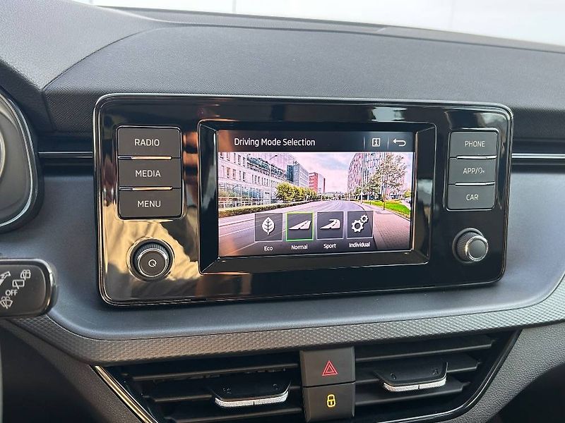 Škoda Scala FRESH 6MP 1,0TSI - fotka 16 z 24