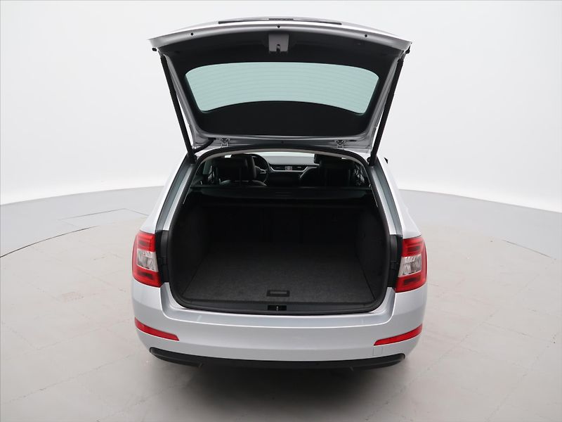 Škoda Octavia 2,0 TDI 110kW DSG Elegance+ - fotka 9 z 30