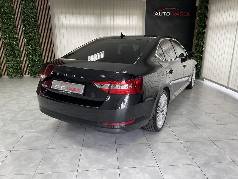 Škoda Superb 2.0 TDi DSG ČR NAVI ACC SERVIS - fotka 10 z 31