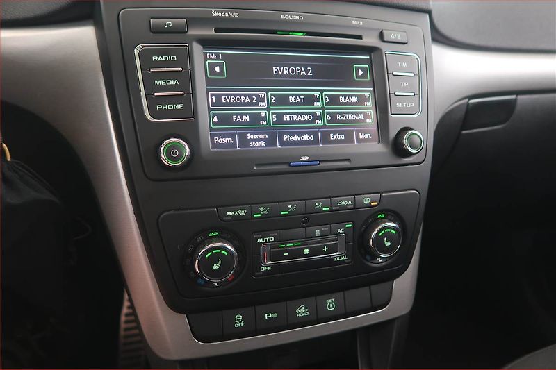 Škoda Yeti (2012) Elegance 2.0 TDI, 4X4 - fotka 12 z 18