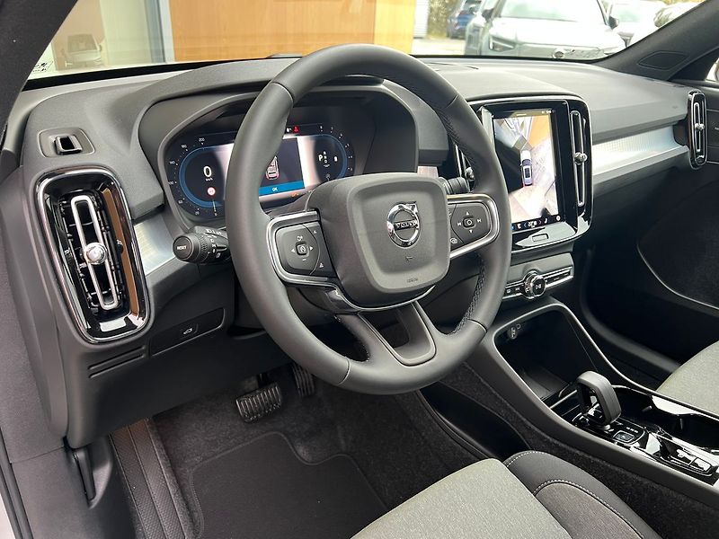 Volvo XC40 B3 PLUS BLACK EDITION ACC,360 - fotka 12 z 24