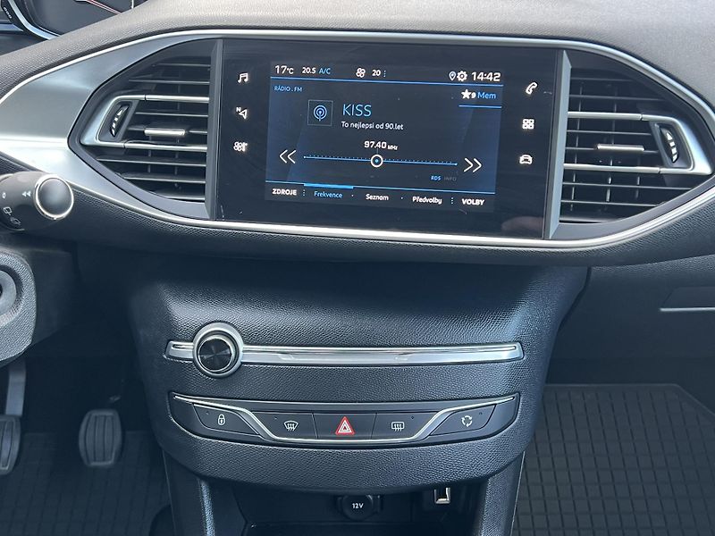 Peugeot 308 (2022) 1.2PT 96kW KAMERA  ČR NOVÉ - fotka 13 z 20
