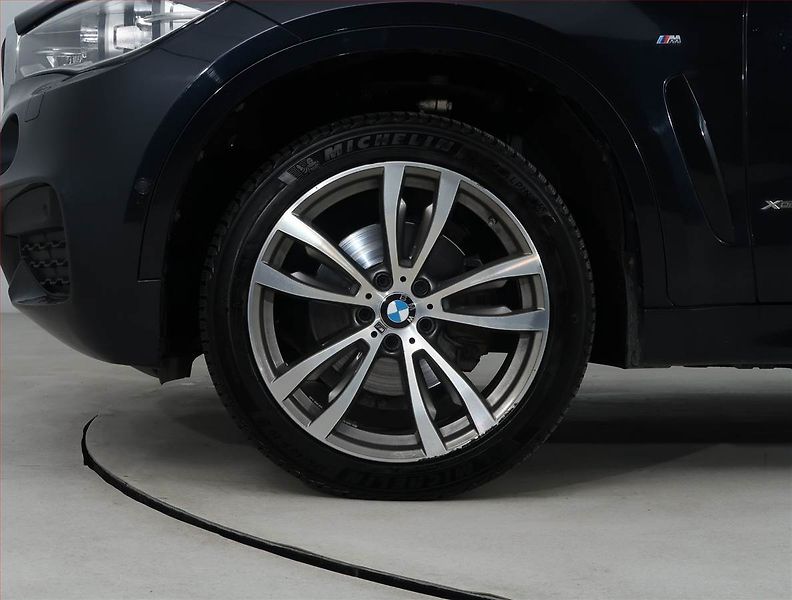 BMW X6 (2018) M Paket xDrive30d - fotka 15 z 23