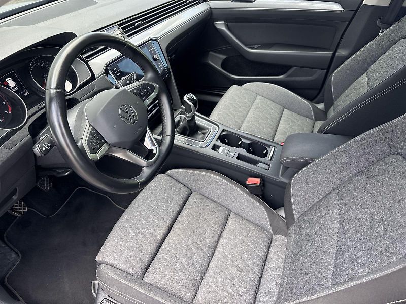Volkswagen Passat (2023) Variant 1.5 TSI Business - fotka 6 z 26