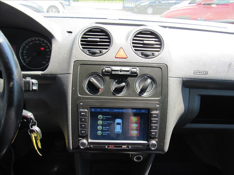 Volkswagen Caddy 1,9 TDi 77kW 5 míst - fotka 15 z 29