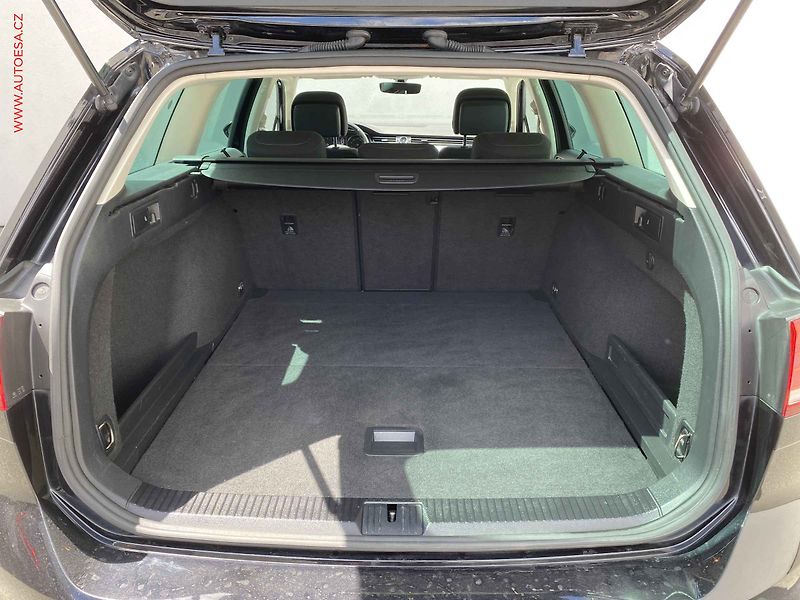 Volkswagen Passat (2018) 1.4 TSi, Comfortline, navi - fotka 7 z 17