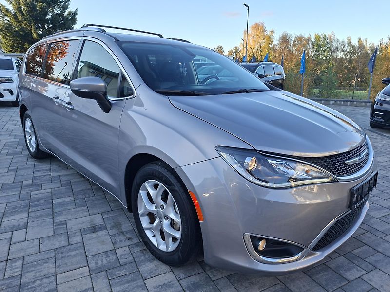 Chrysler Pacifica (2017) 3,6L V6 Touring L PLUS,DVD,And - fotka 1 z 35