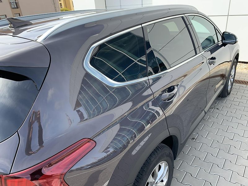 Hyundai Santa Fe COMFORT 2.2 CRDi 148kW - fotka 28 z 29