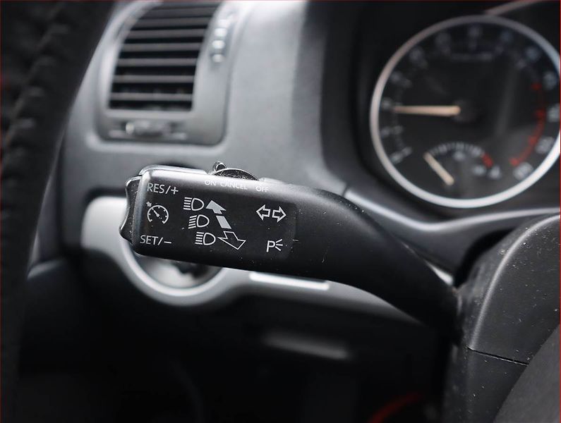 Škoda Octavia (2009) 1.9 TDI, Serv.kniha, po STK - fotka 16 z 16