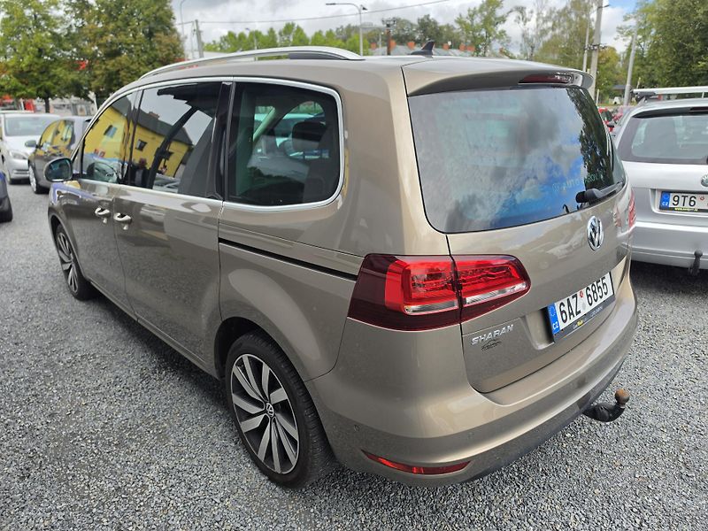 Volkswagen Sharan 2.0TSI Highline 7 TZ Masáž Led - fotka 3 z 24