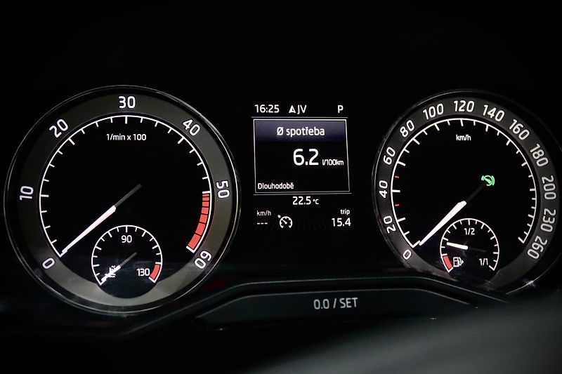 Škoda Superb 3 2.0 TDI 140 kW DSG L&K - fotka 23 z 49
