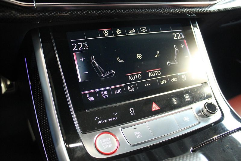 Audi SQ8 V8 320 kW quattro ACC/B&O/Matr - fotka 24 z 30