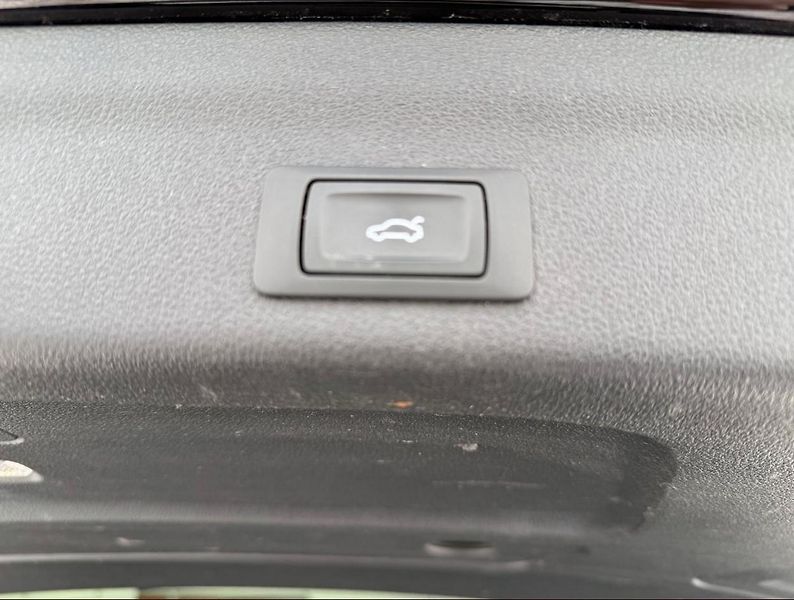 Audi A6 Avant 40 TDI quattro Tažné  - fotka 21 z 21