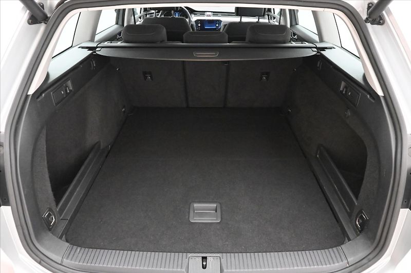 Volkswagen Passat 2,0 TDI 110 kW DSG Business Zá - fotka 10 z 32