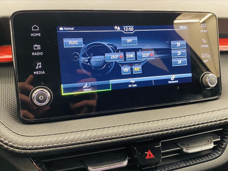 Škoda Fabia 1,0 TSI DSG 85kW Monte Carlo - fotka 17 z 25