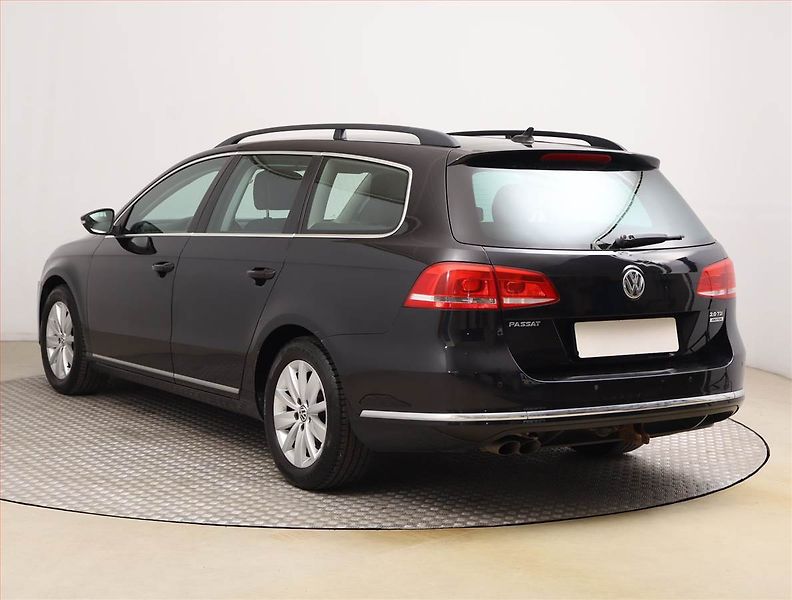 Volkswagen Passat (2014) Comfortline 2.0 TDI, Tempomat - fotka 4 z 22
