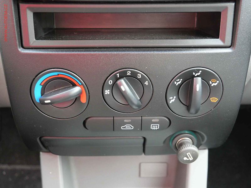 Kia Rio (2005) 1.3i - fotka 11 z 13